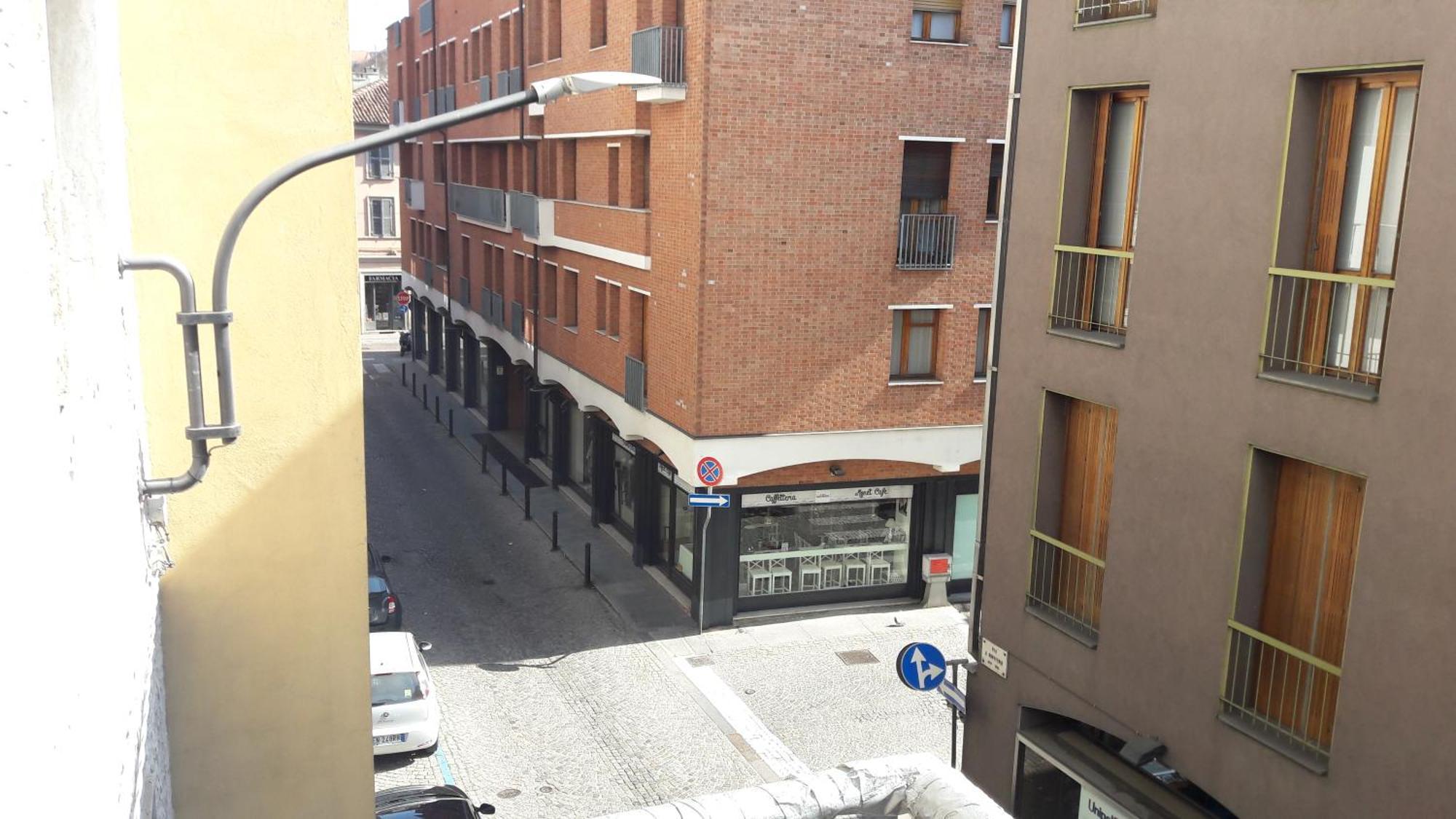 Appartamento Centrale Con Garage Asti Eksteriør bilde